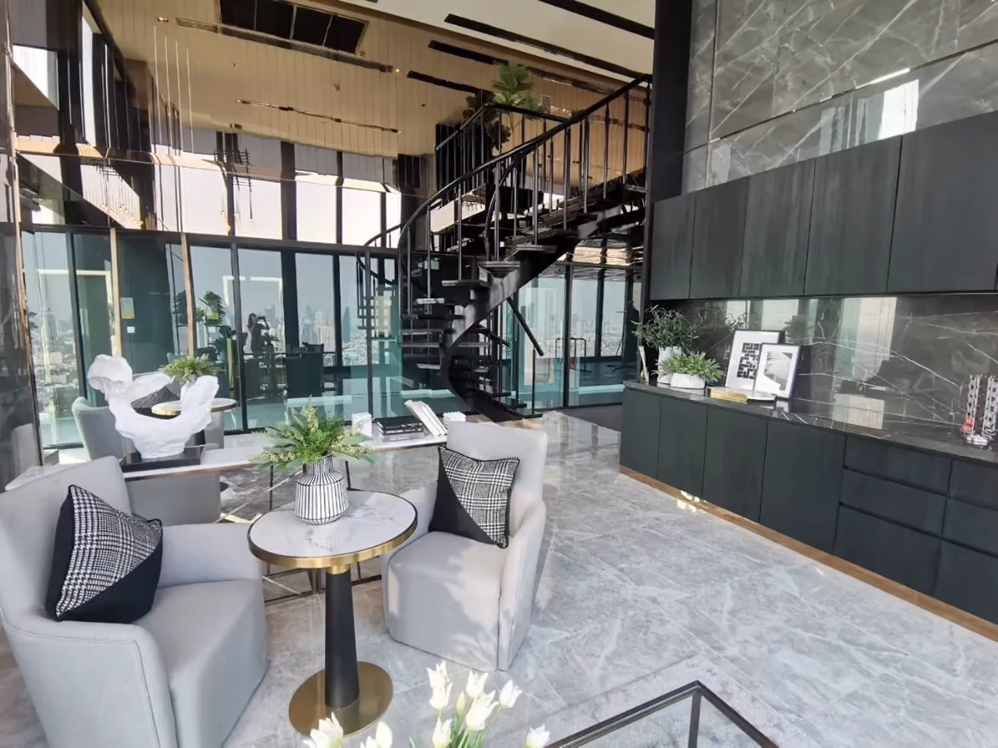Modiz Sukhumvit 50 Lounge 8