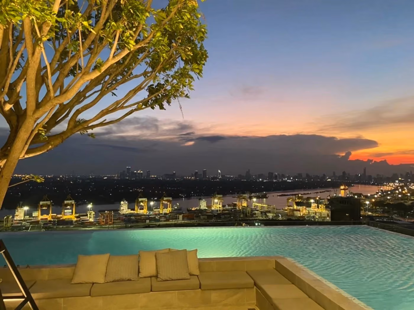 Modiz Sukhumvit 50 Swimming Pool 2