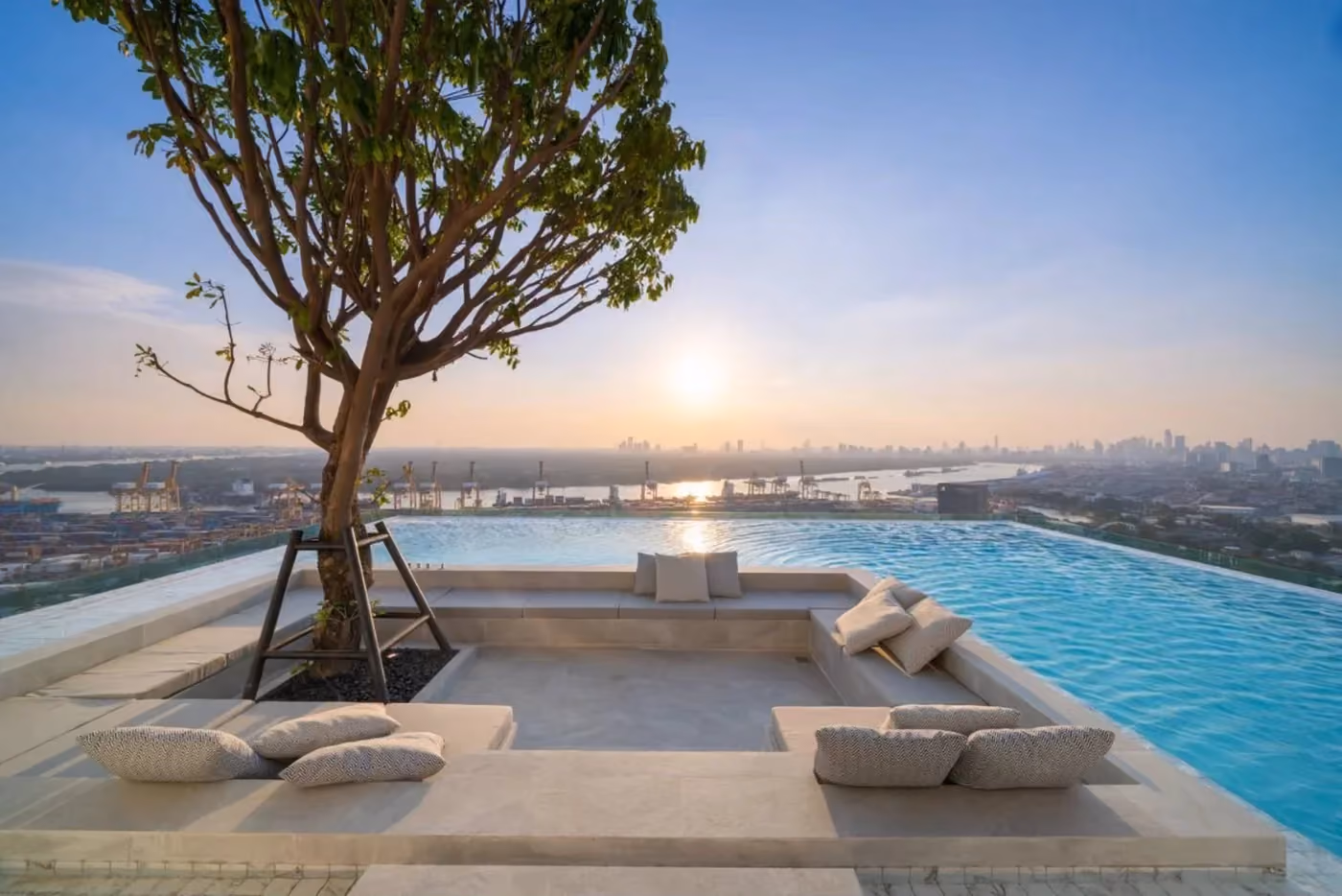 Modiz Sukhumvit 50 Swimming Pool 3