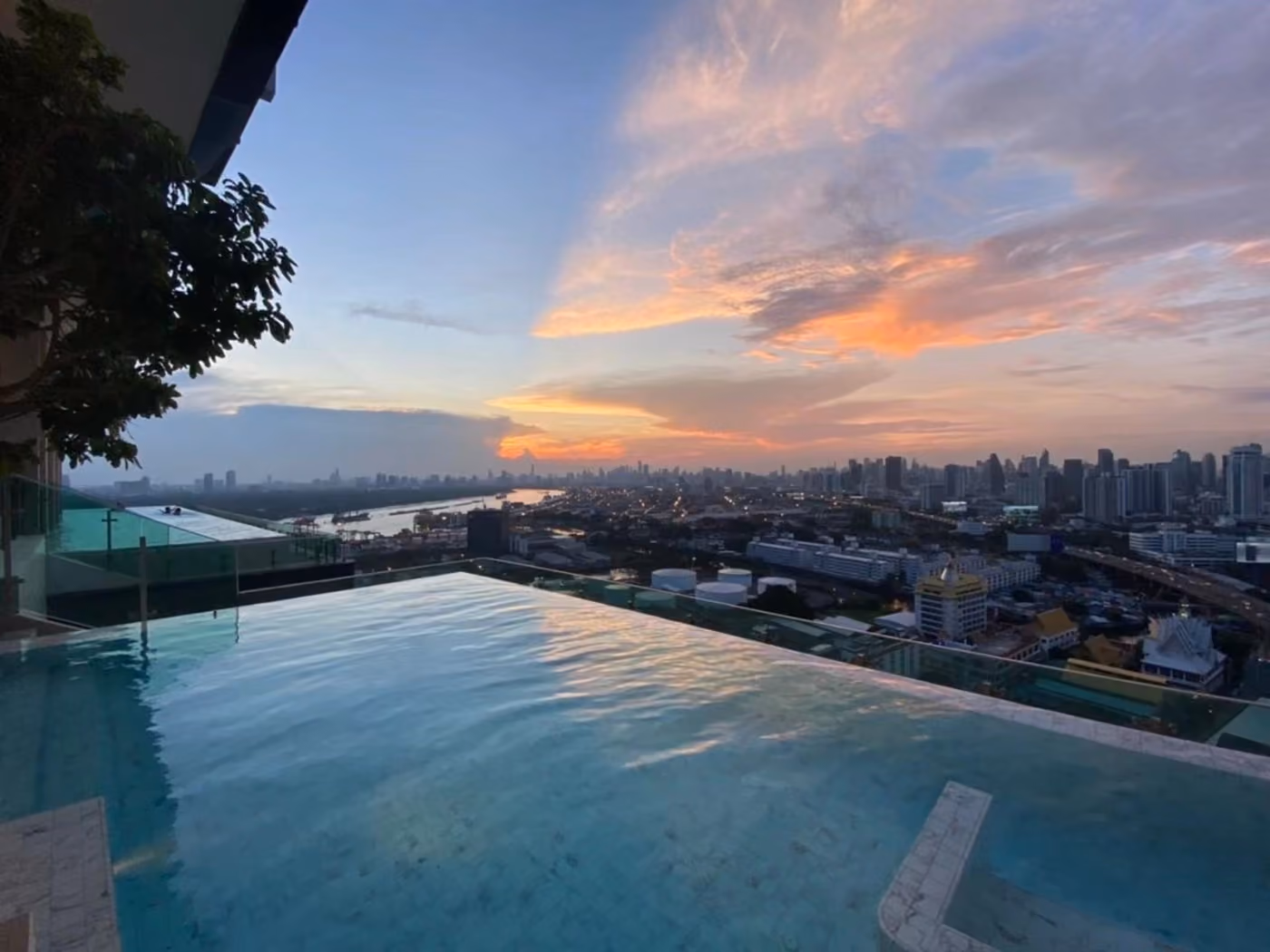 Modiz Sukhumvit 50 Swimming Pool 4