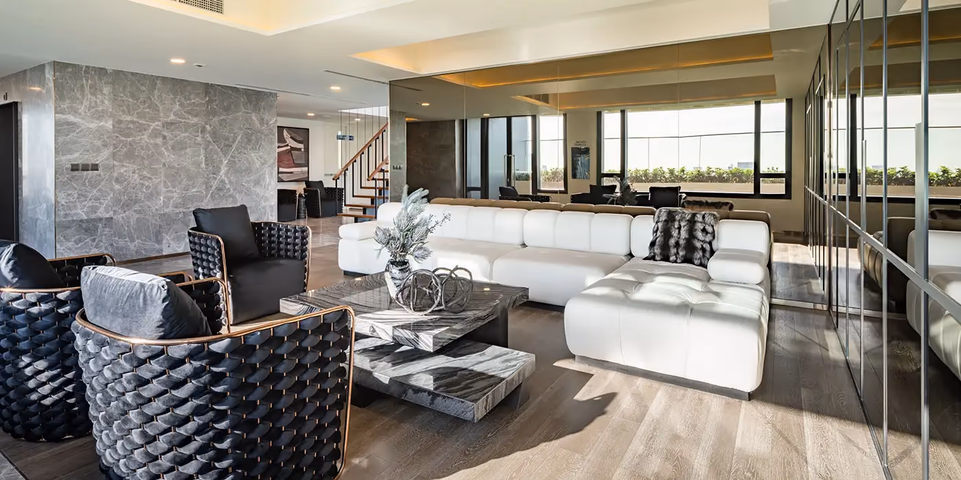 Muniq Sukhumvit 23 Lounge 11
