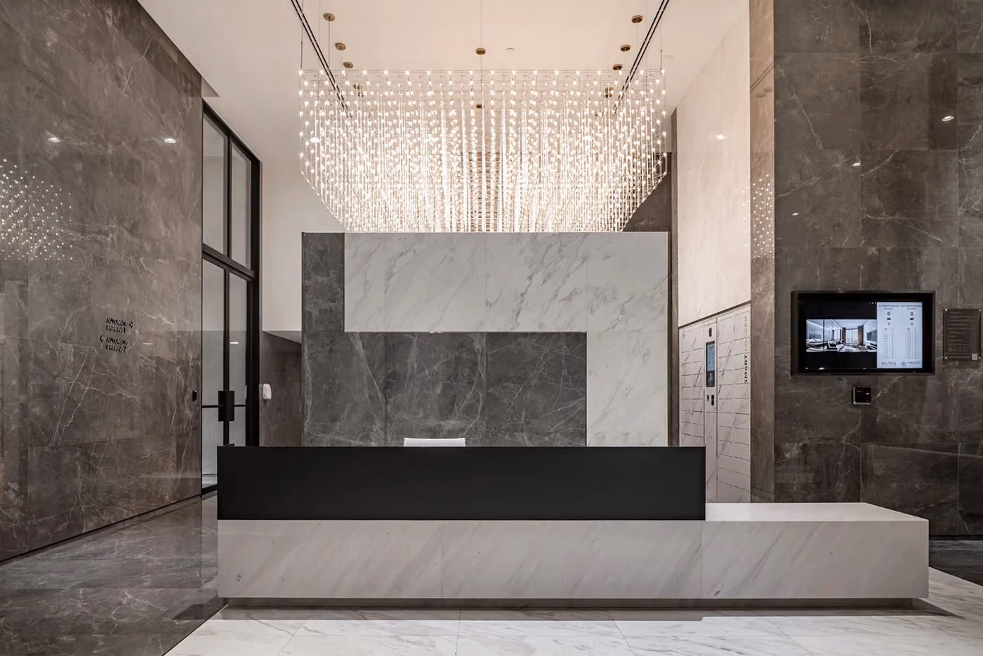 Muniq Sukhumvit 23 Smart Locker 1