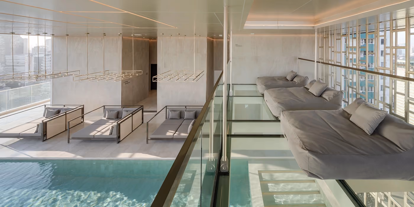 Muniq Sukhumvit 23 Swimming Pool 19