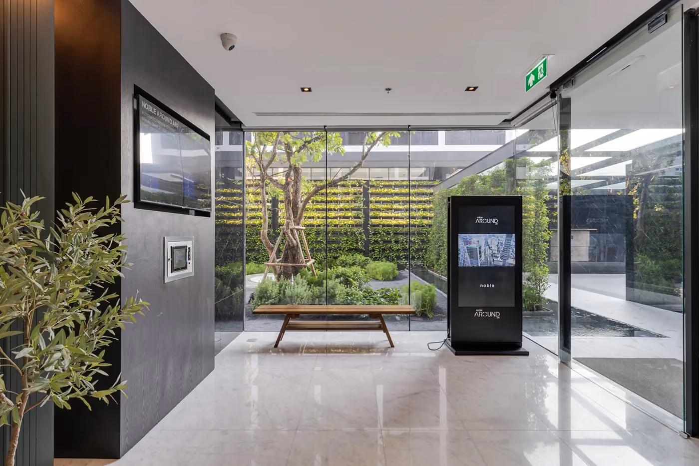 Noble Around Ari Lobby Area 14