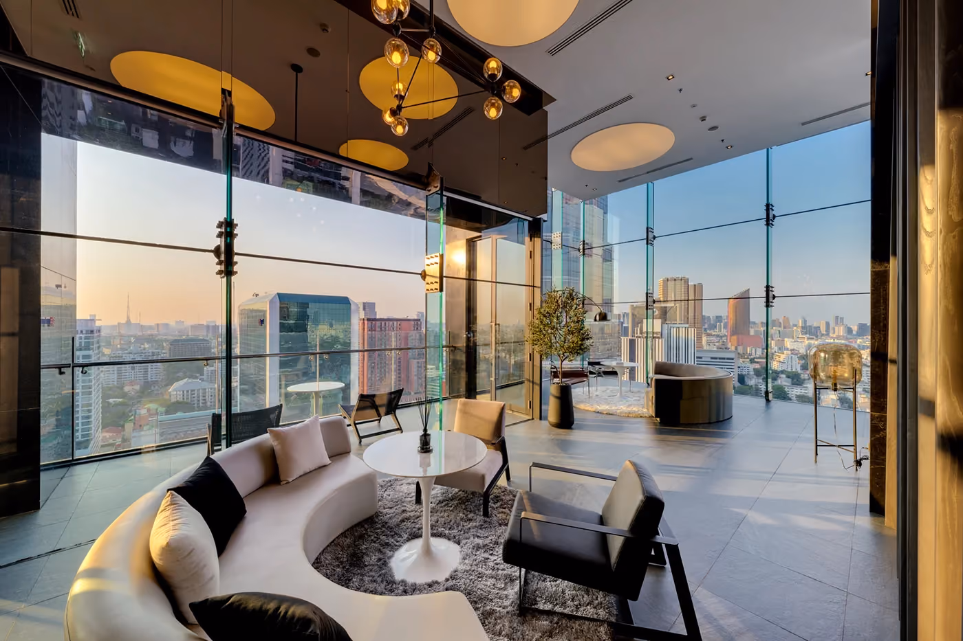 Noble Around Ari Lounge 6