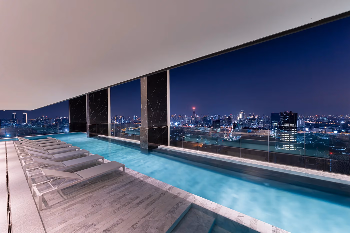 Noble Around Ari Pool 4