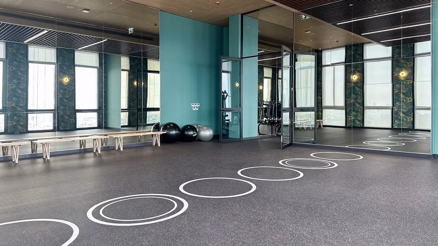 Noble Form Thonglor Yoga yard