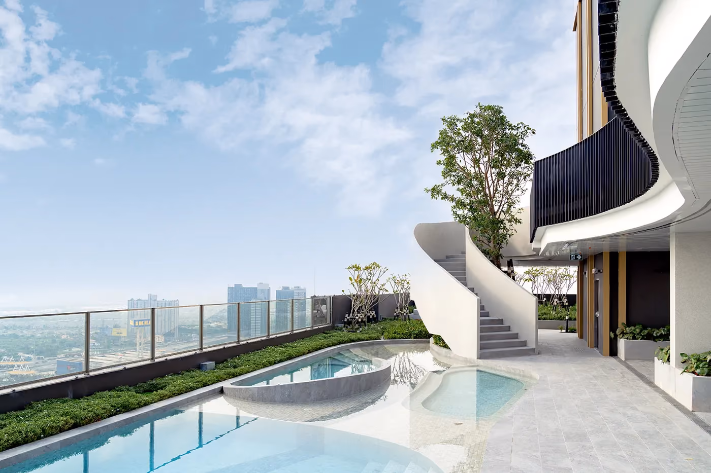 Nue Mega Plus Bangna Jacuzzi and Shallow Pool 2