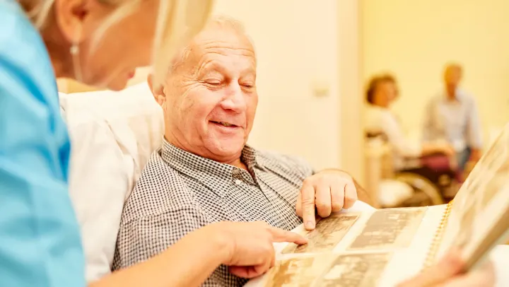 How Does A Dementia Patient Adjust To Memory Care?