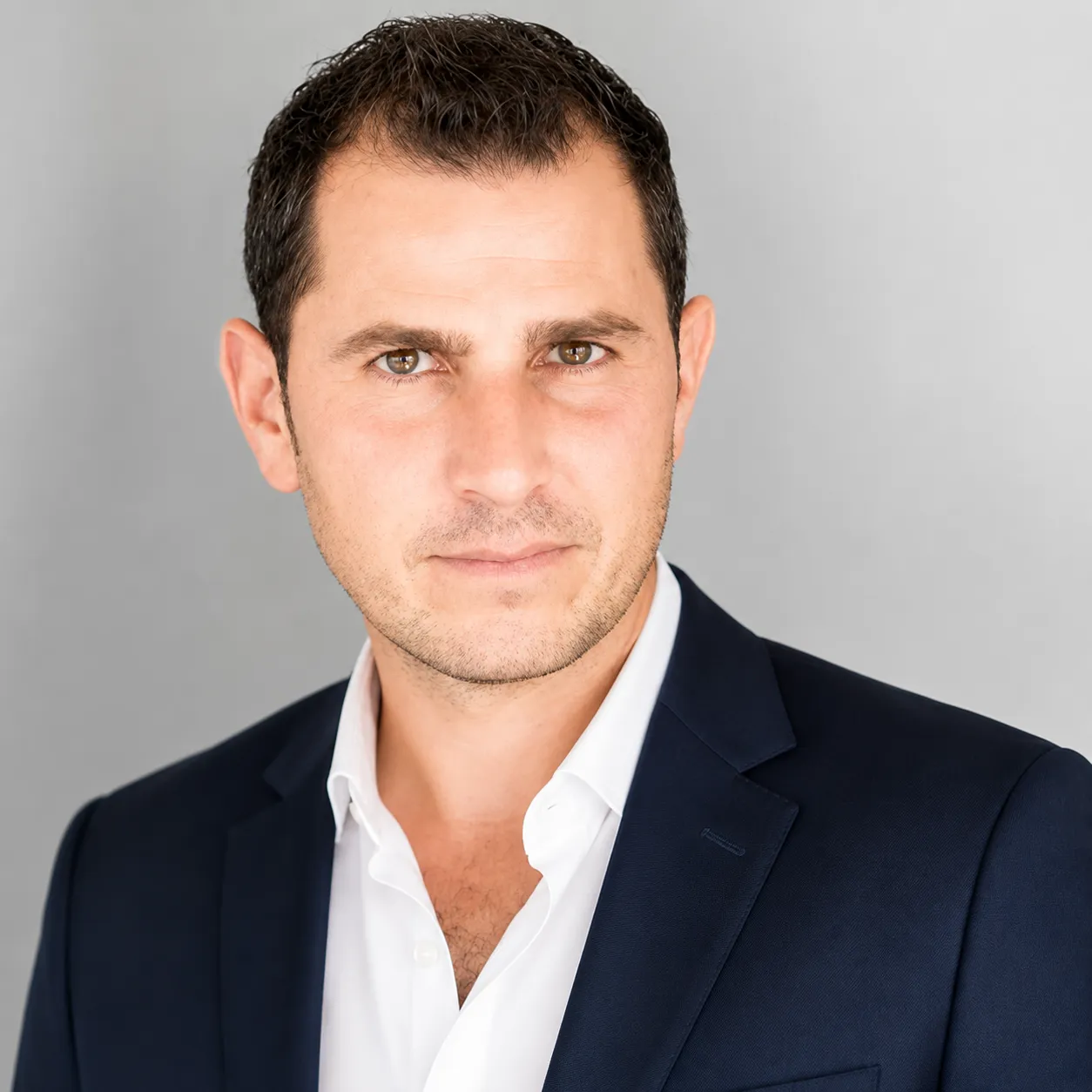 Israel Meyer, founder of CoHostLab