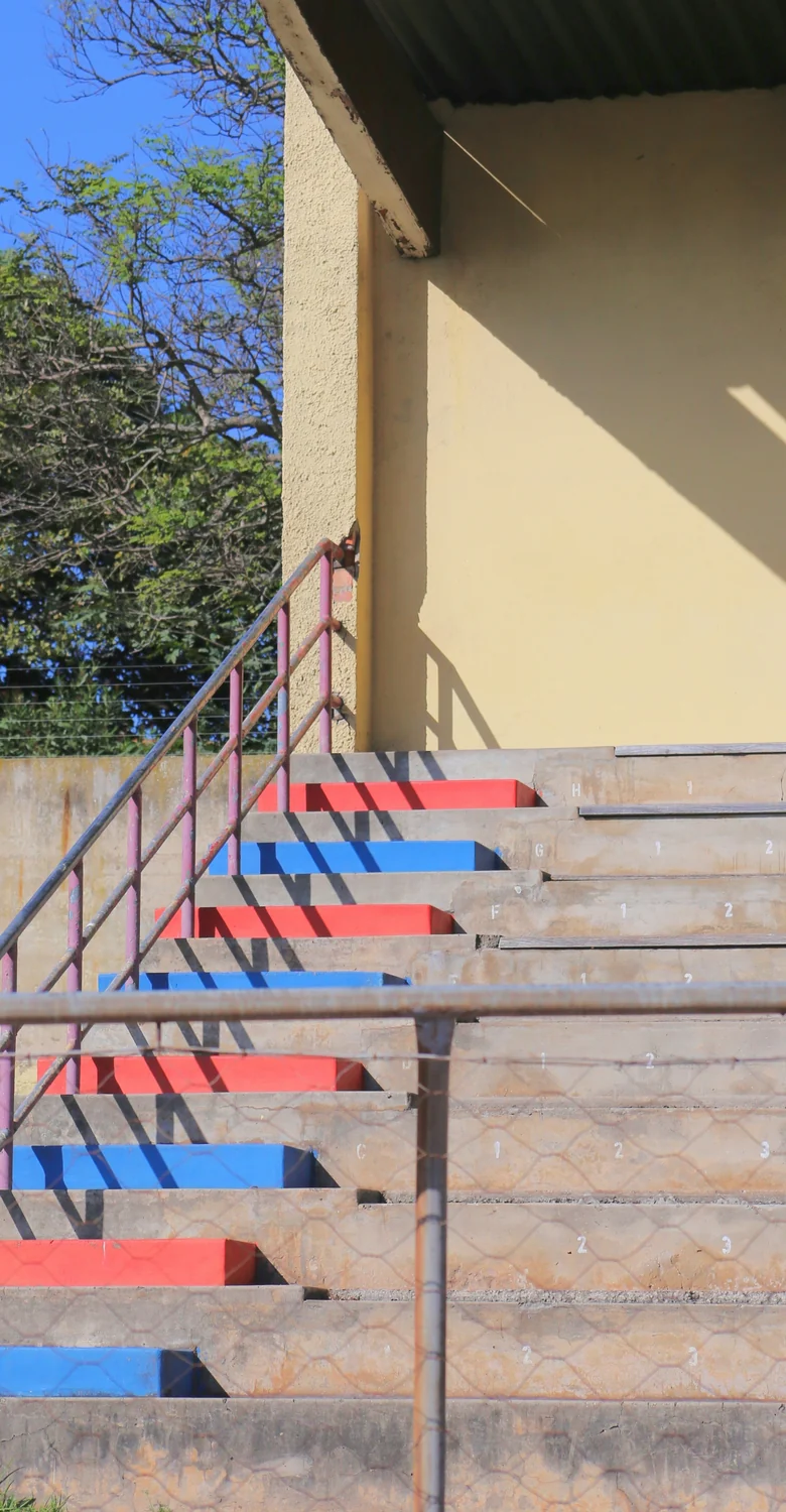 Tribune d'un stade de club amateur