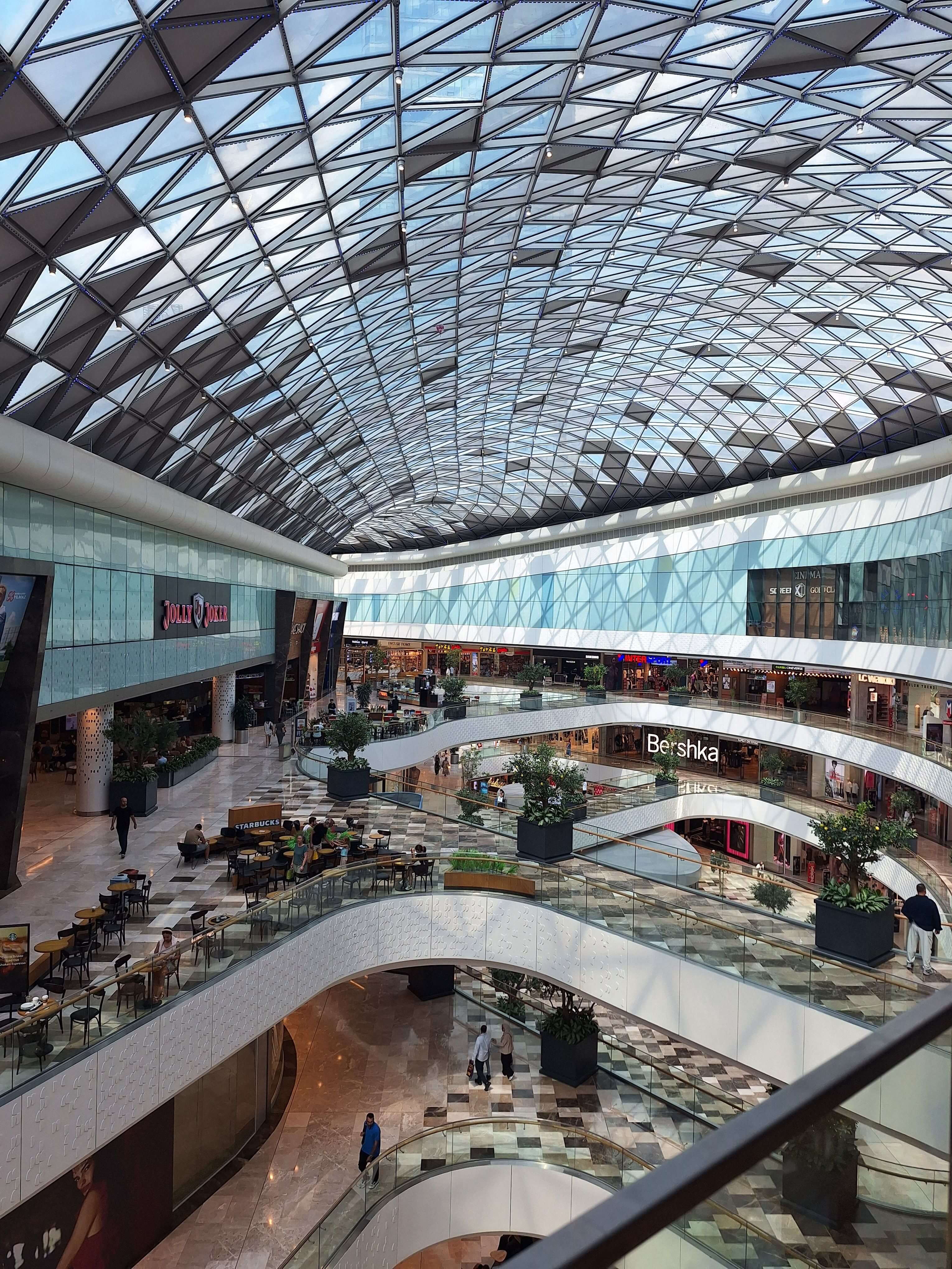 Intérieur d'un centre commercial
