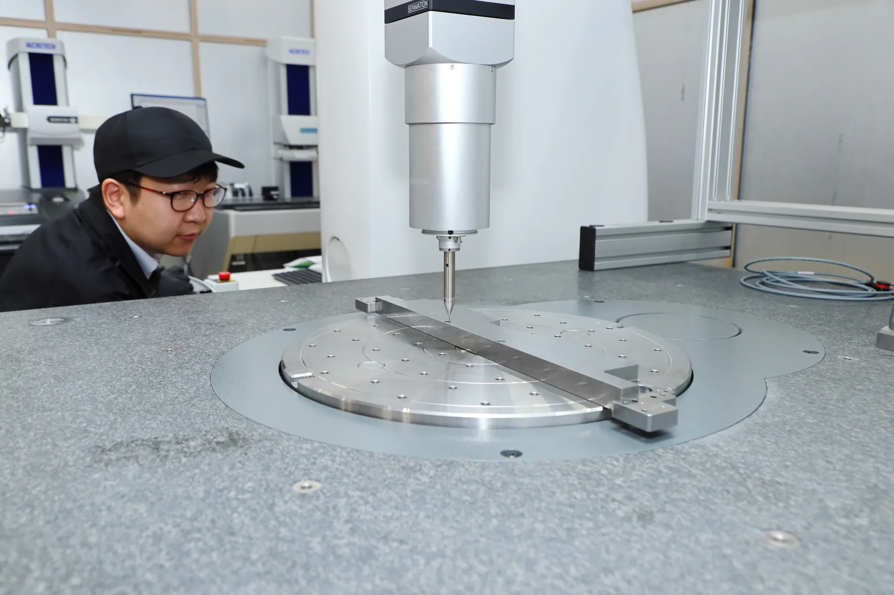 三次元測定機での精度確認