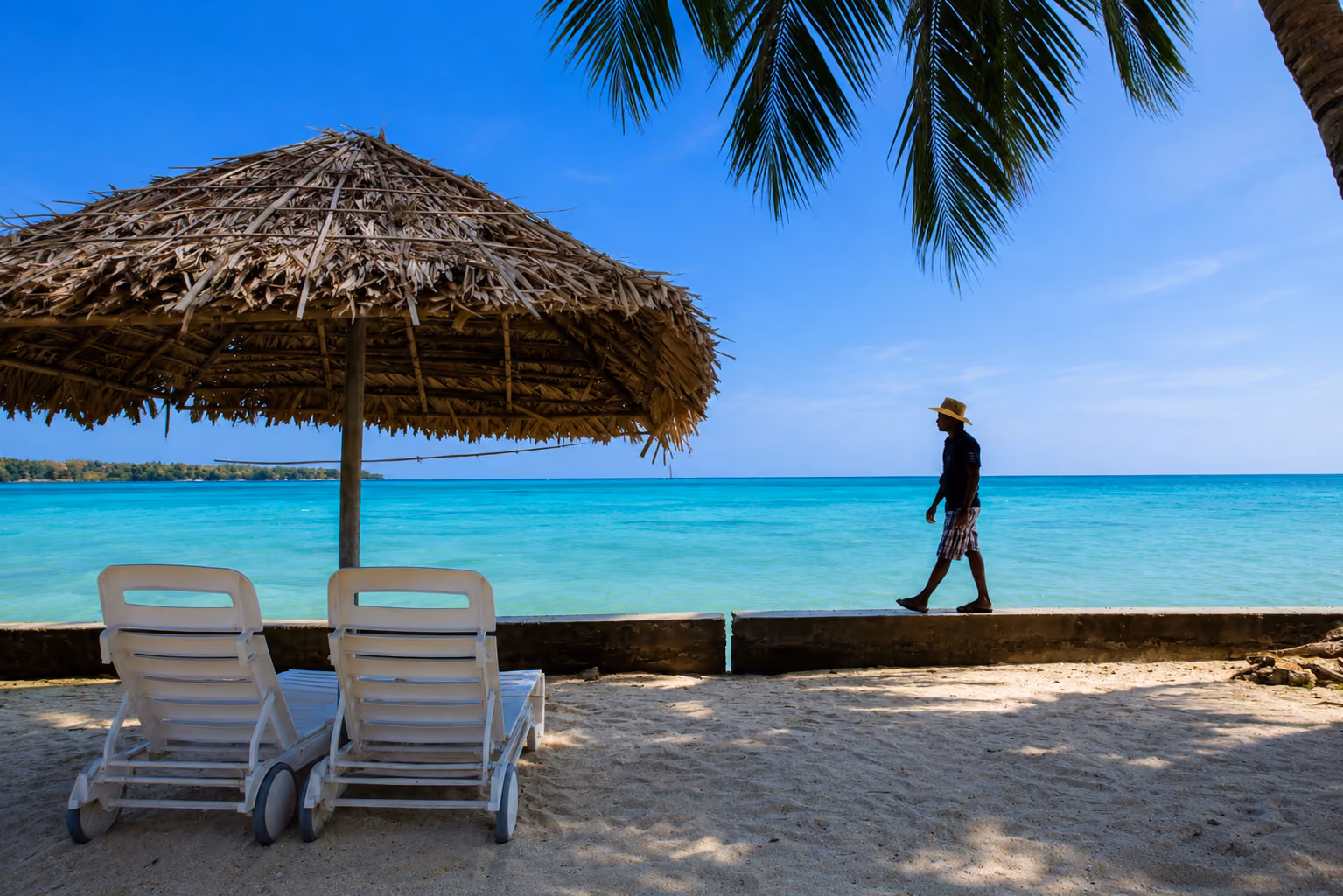 An island setting unlike any other. Far from the crowds. Close to everything that matters.