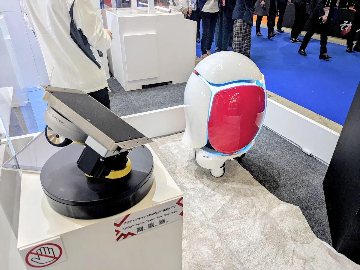 The low-profile PalGo&trade; active caster and its demonstration unit