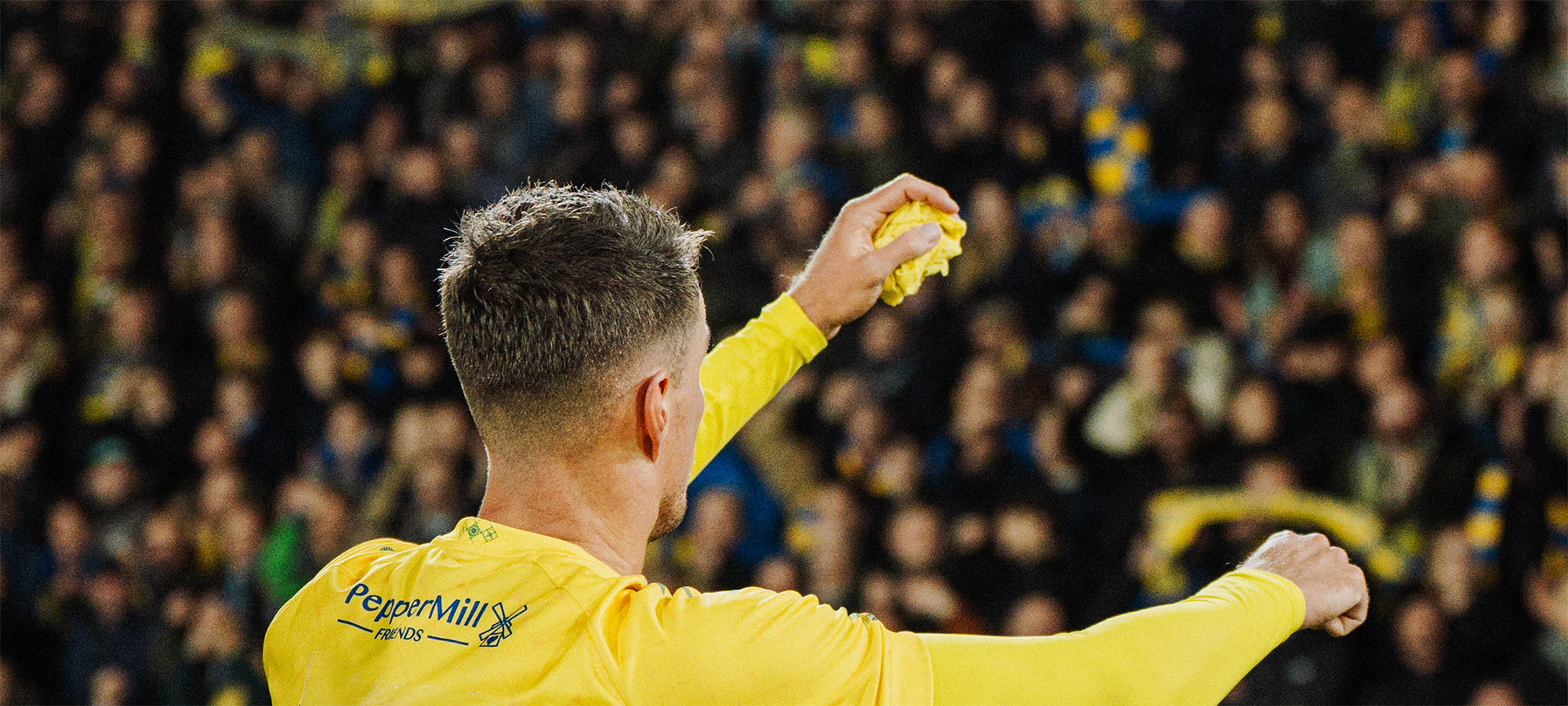 SK Beveren speler viert voor supporters