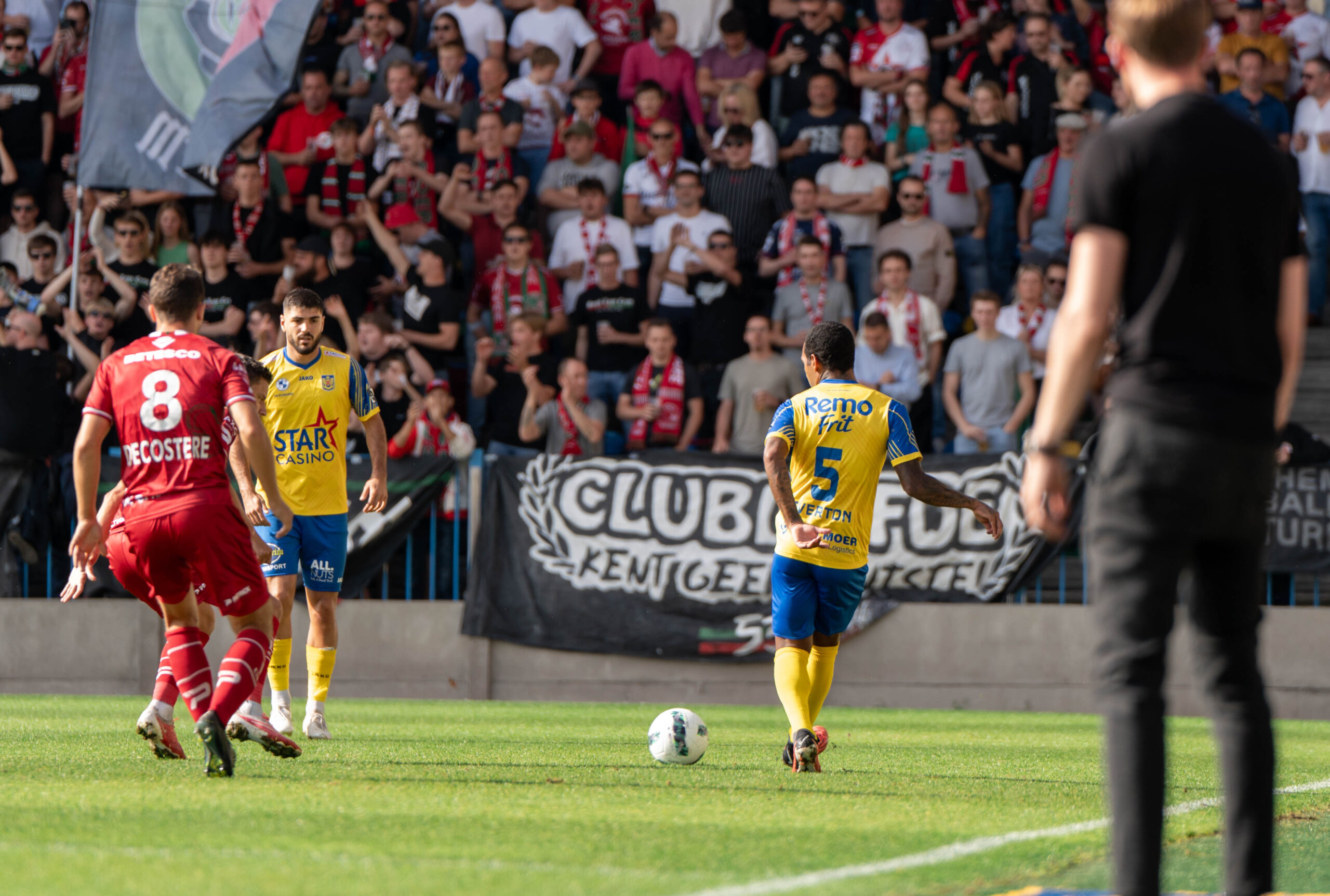Zulte Waregem - SK Beveren met uitsupporters