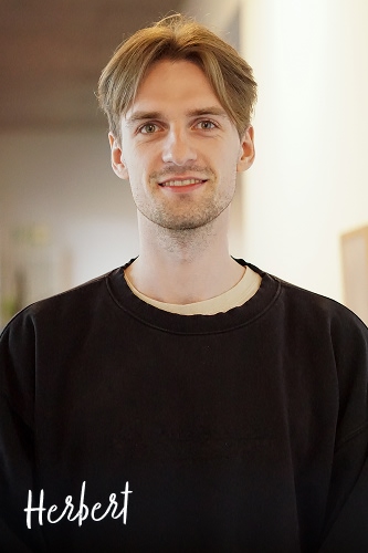 Portrait Theresa	Product Lead