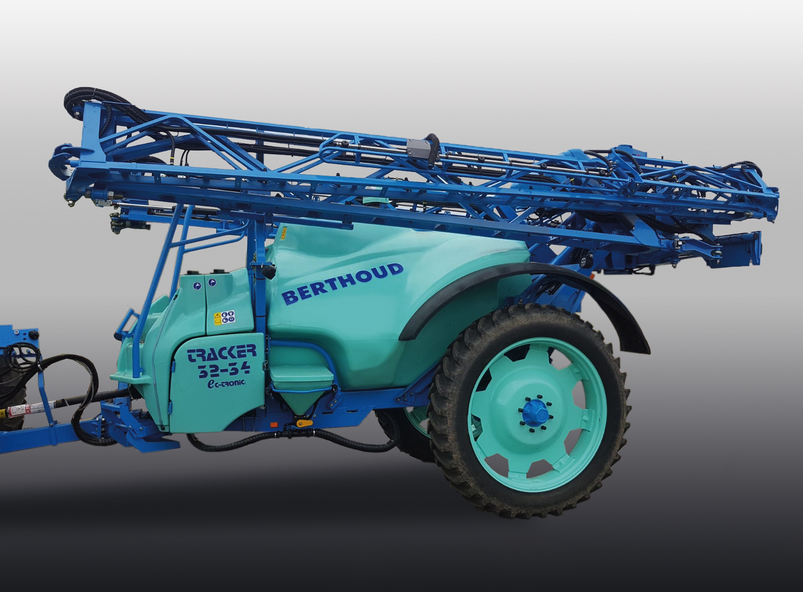 Berthoud Tracker trailed sprayer with a heavy-duty chassis and Actiflex suspension