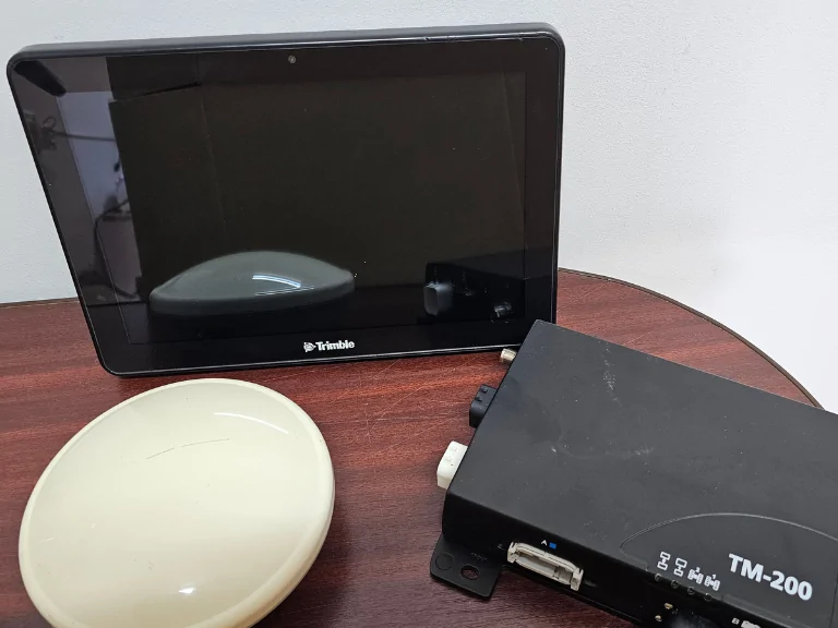 Monitor Trimble TMX 2050 și Antenă AG-25