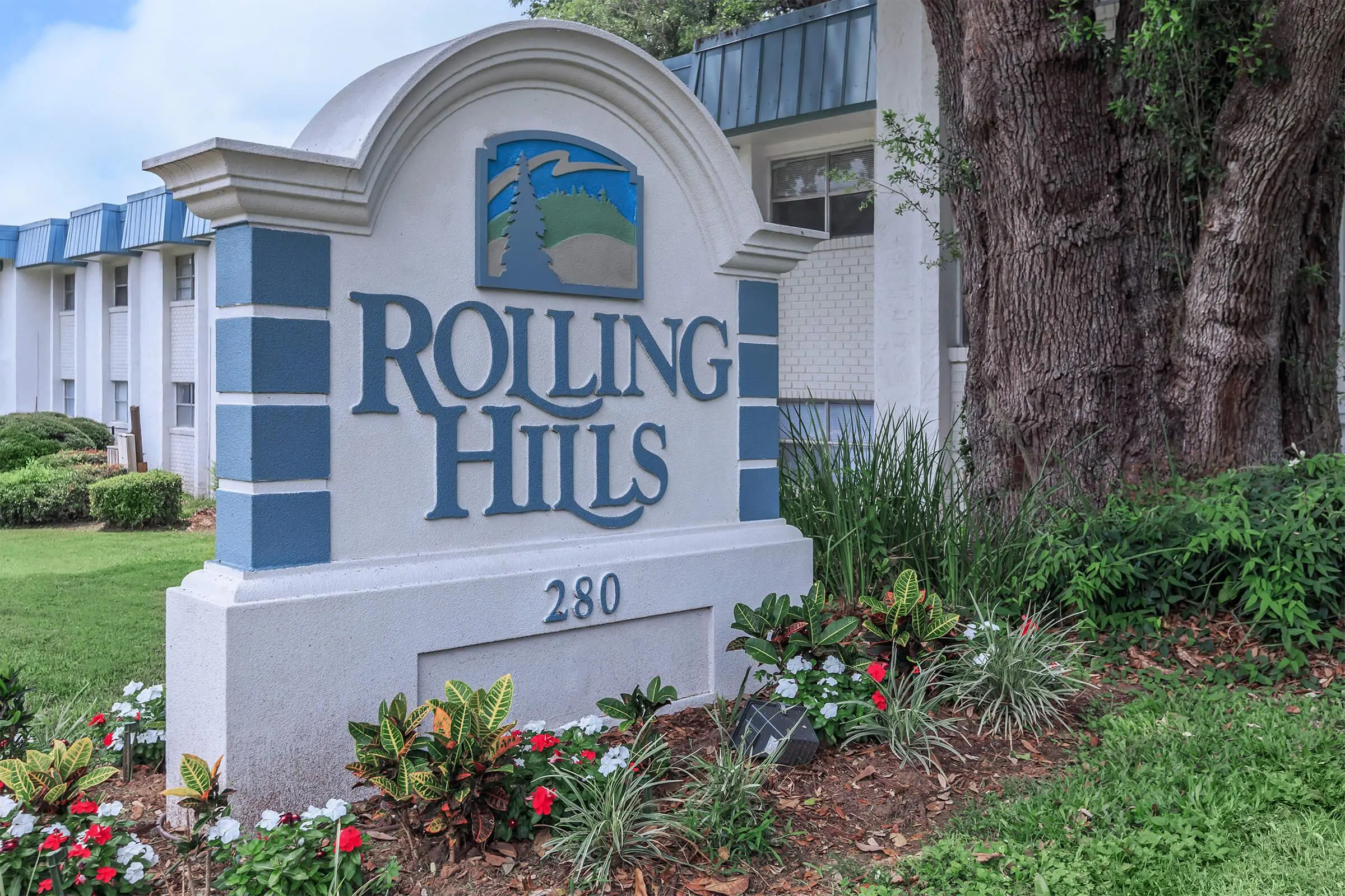 Exterior leasing sign