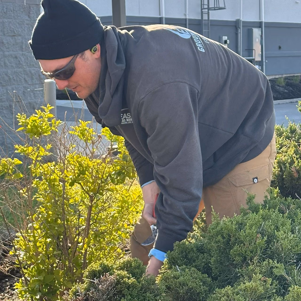 Commercial property landscape upgrades and improvements in Pekin, Illinois