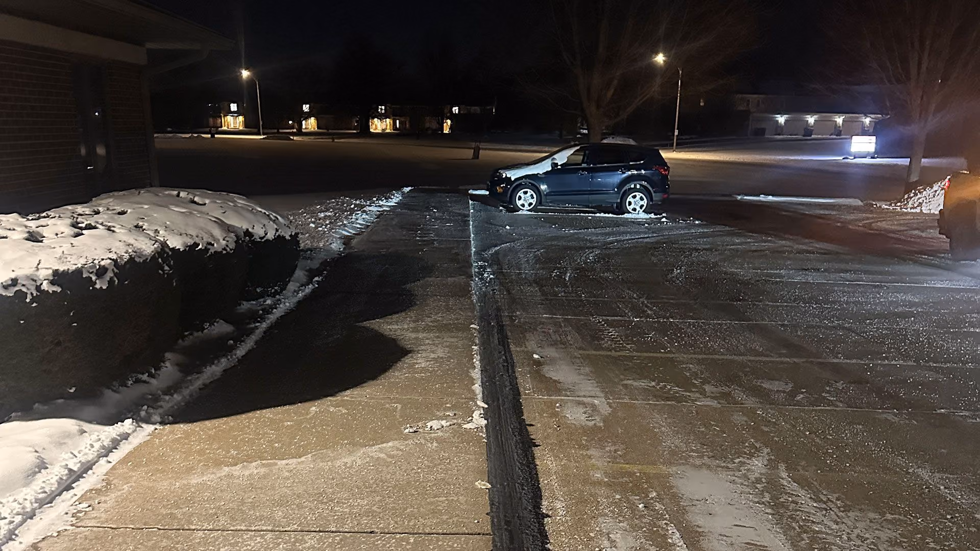Professional commercial snow plowing near me in Pekin, Illinois
