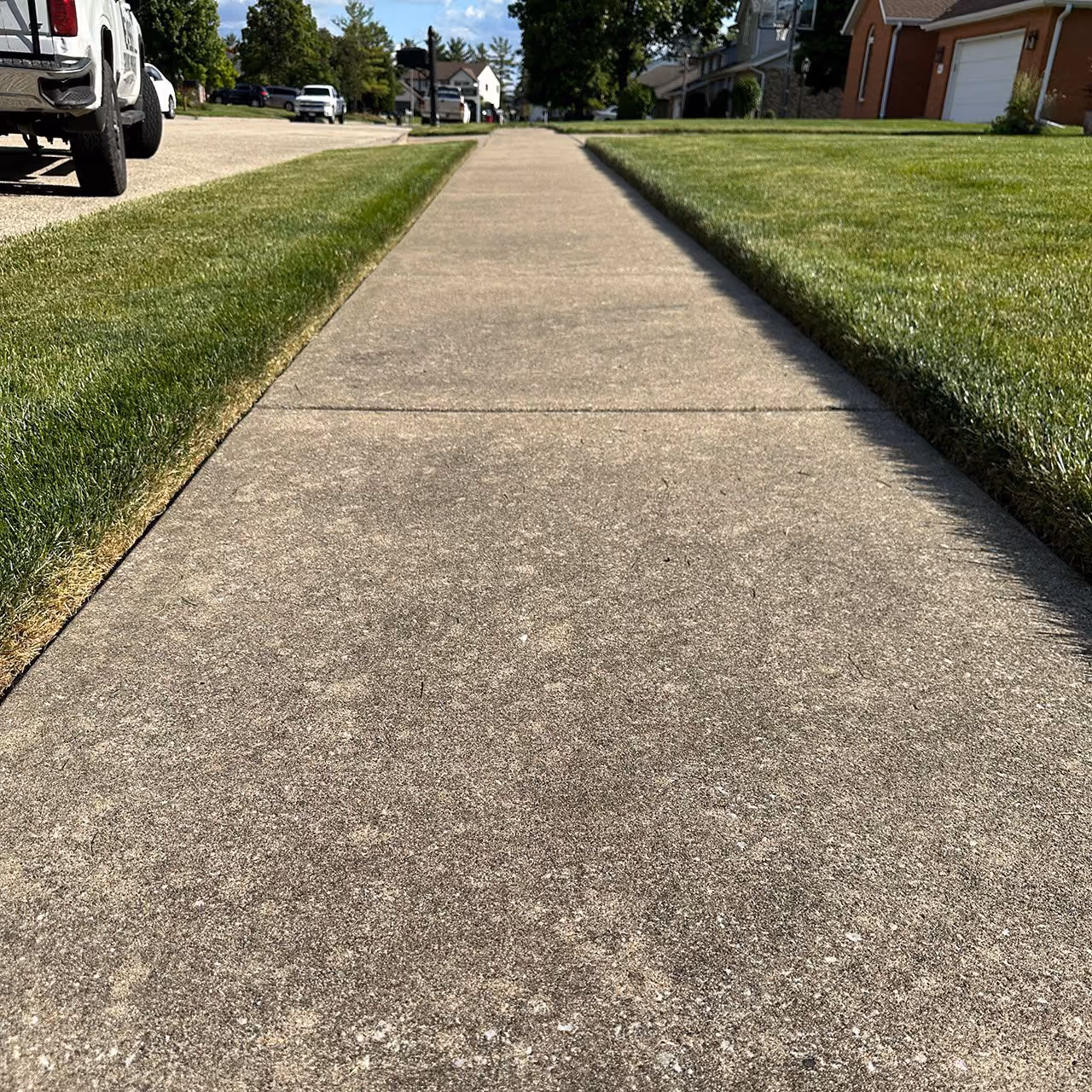 Residential lawn care near me in Pekin, Illinois