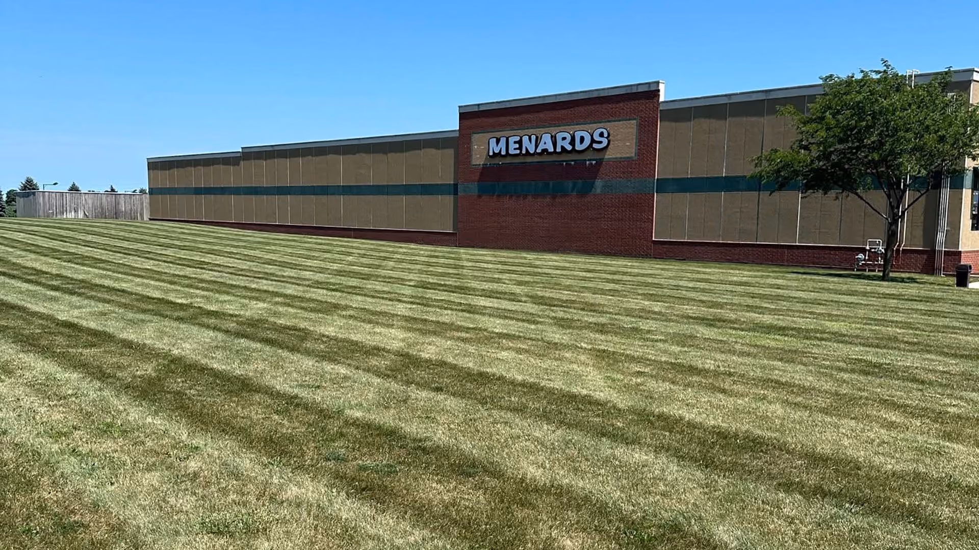 Commercial grounds maintenance by Easier Grounds Management in Pekin, Illinois