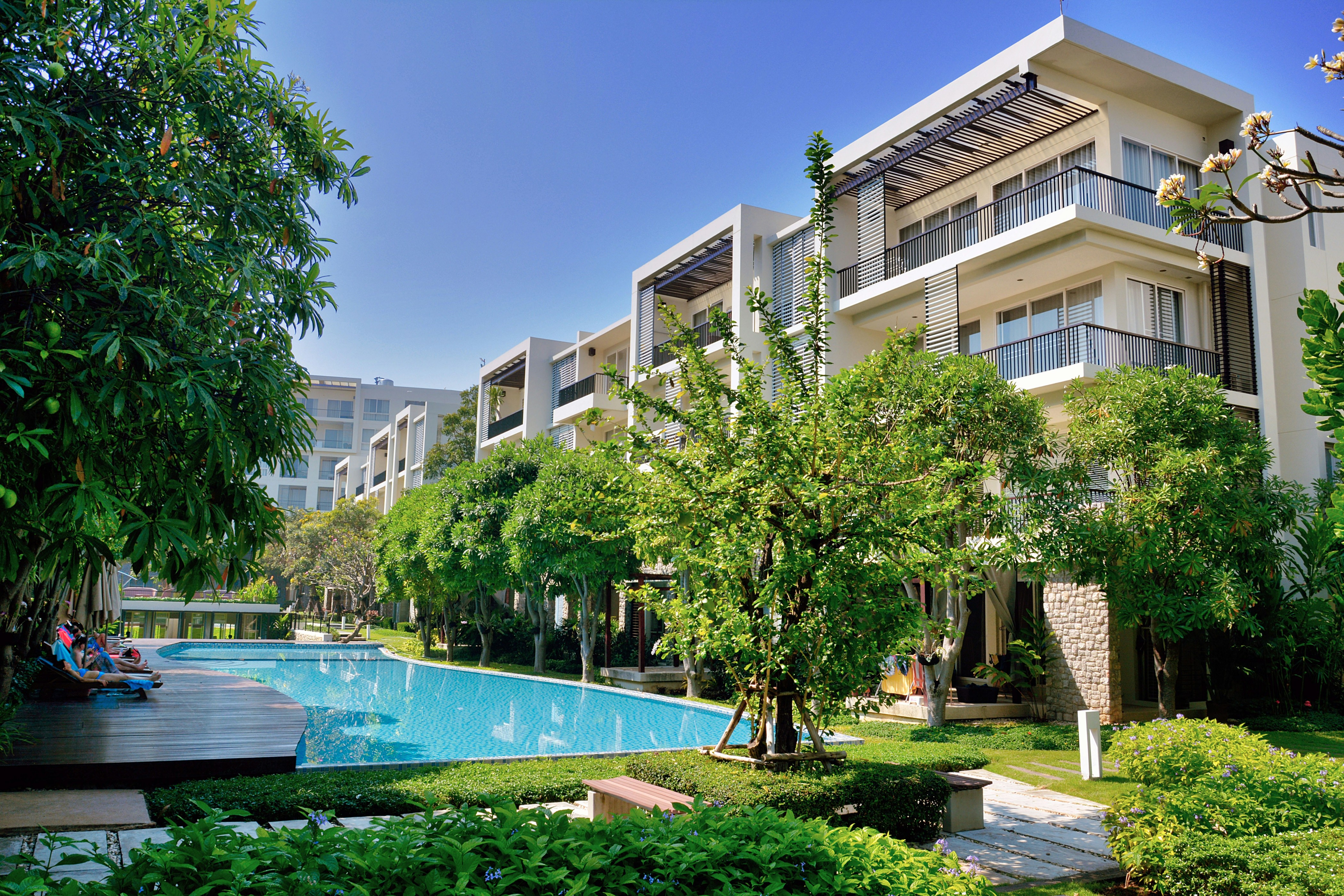 Skylinq HVAC, roofing, and water maintenance for a DFW multi-family apartment community
