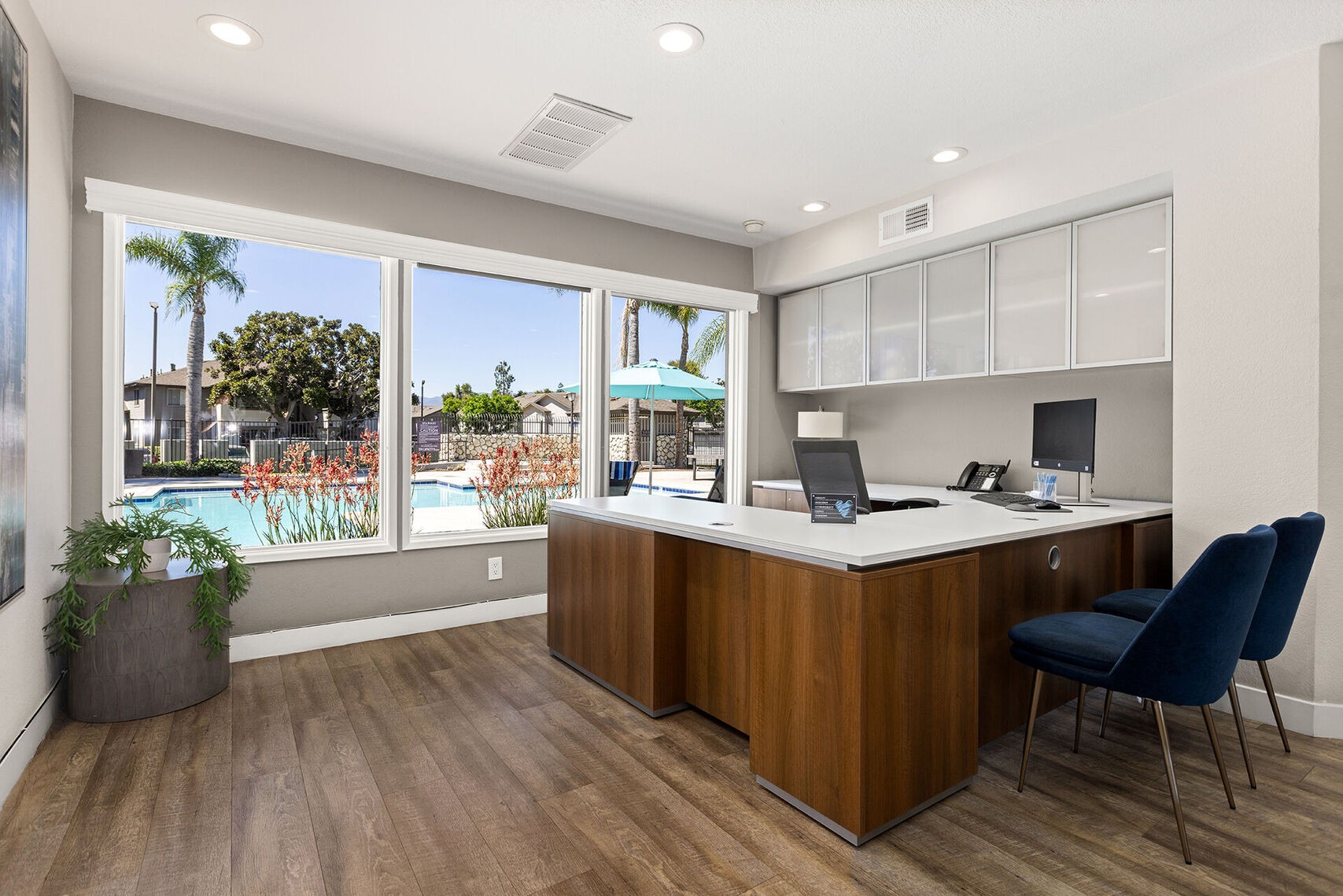Leasing office 