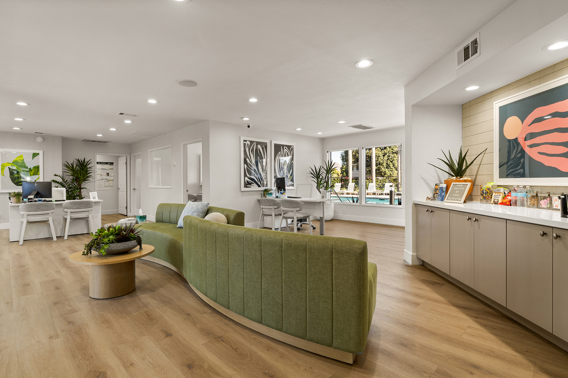 Leasing office 