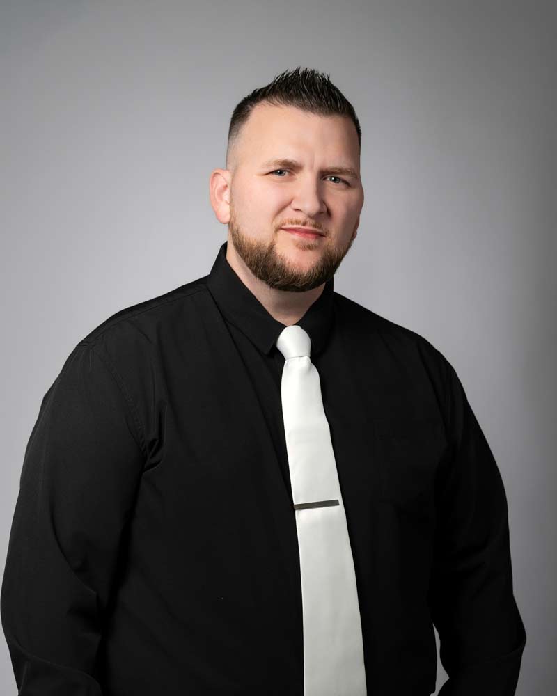 chief operating officer specialized in restaurants and hospitality industry