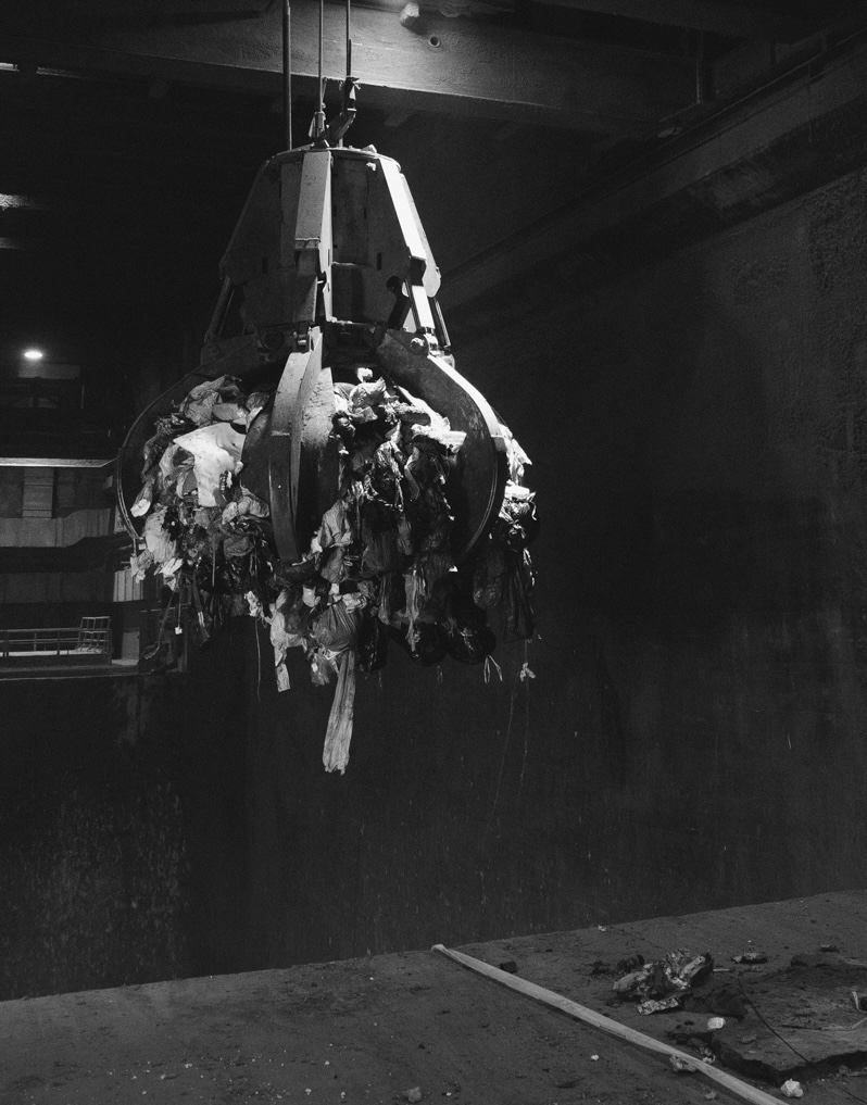 Waste bunker grab crane