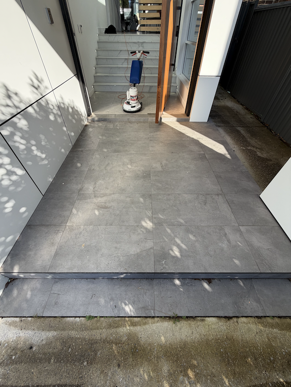 Professional tile and grout cleaning in Sydney