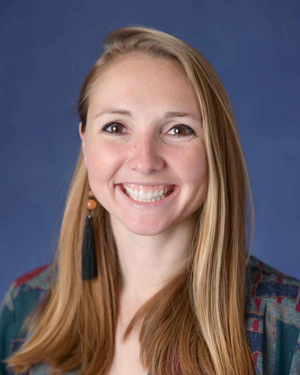 Headshot - Elizabeth Stoughton