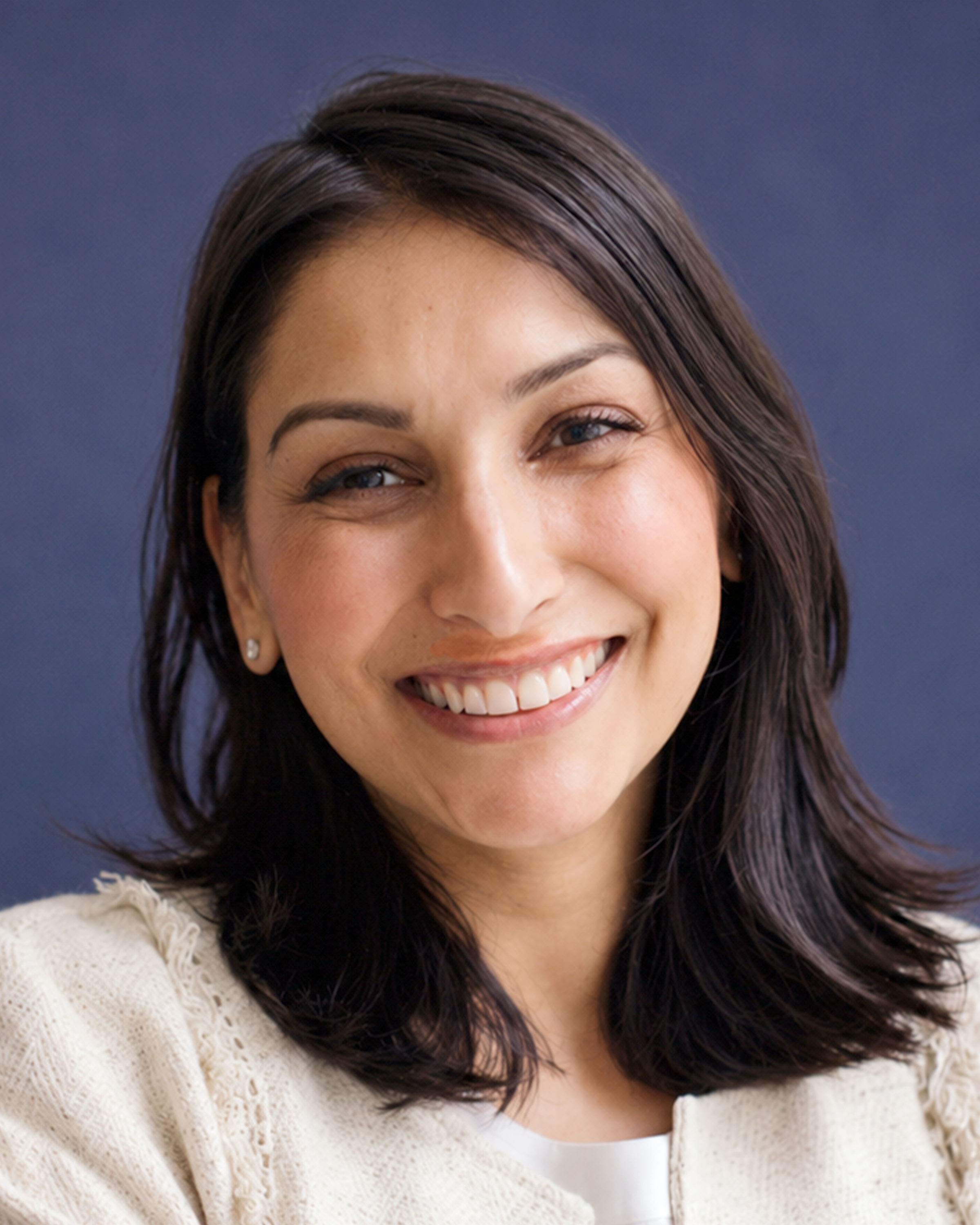 Headshot - Holly Singh
