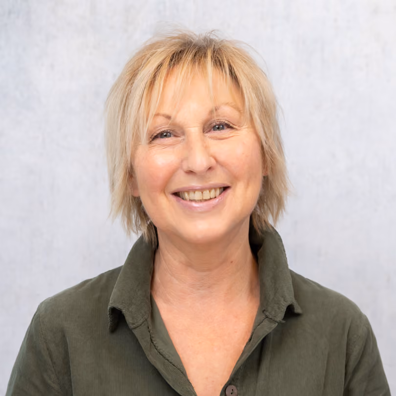 Portrait von Ingrid Oberneder, Modeberatung Herren bei GARHAMMER