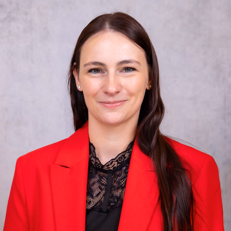 Portrait von Melanie Sonnleitner, Modeberatung Herren bei GARHAMMER