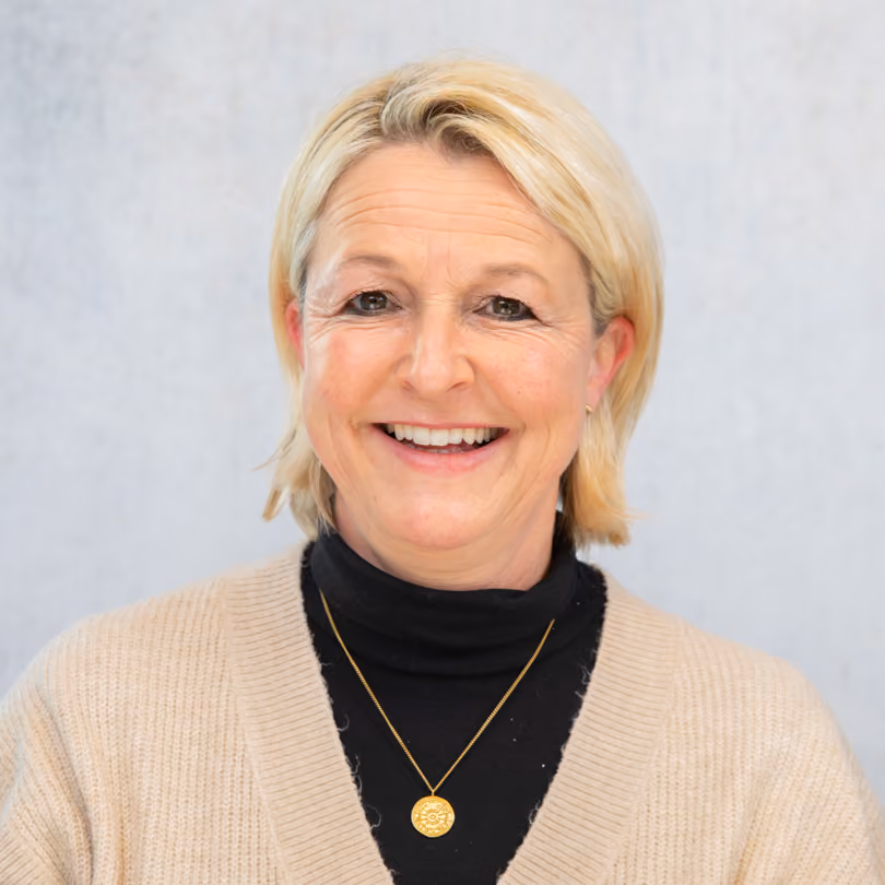 Portrait von Alexandra Eder, Modeberatung Damen bei GARHAMMER