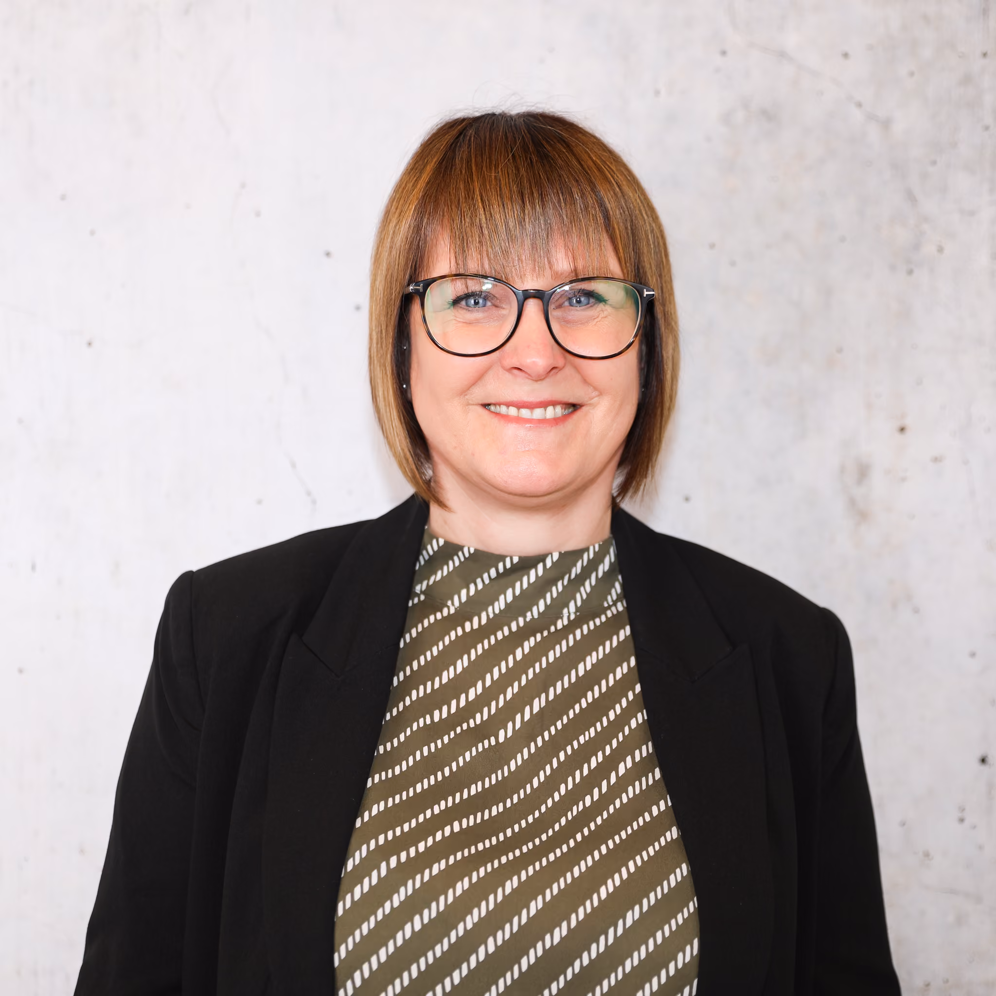 Portrait von Virginie Krenn, Modeberatung Damen bei GARHAMMER