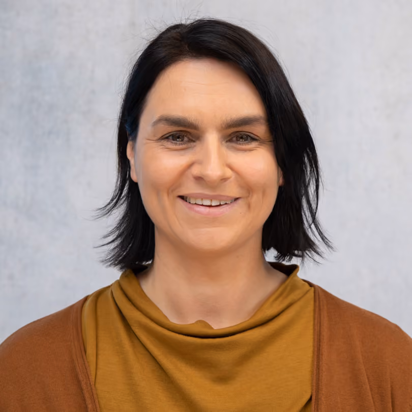 Portrait von Sabrina Pilsl, Mitarbeiterin Visuelles Marketing/Dekoration bei GARHAMMER