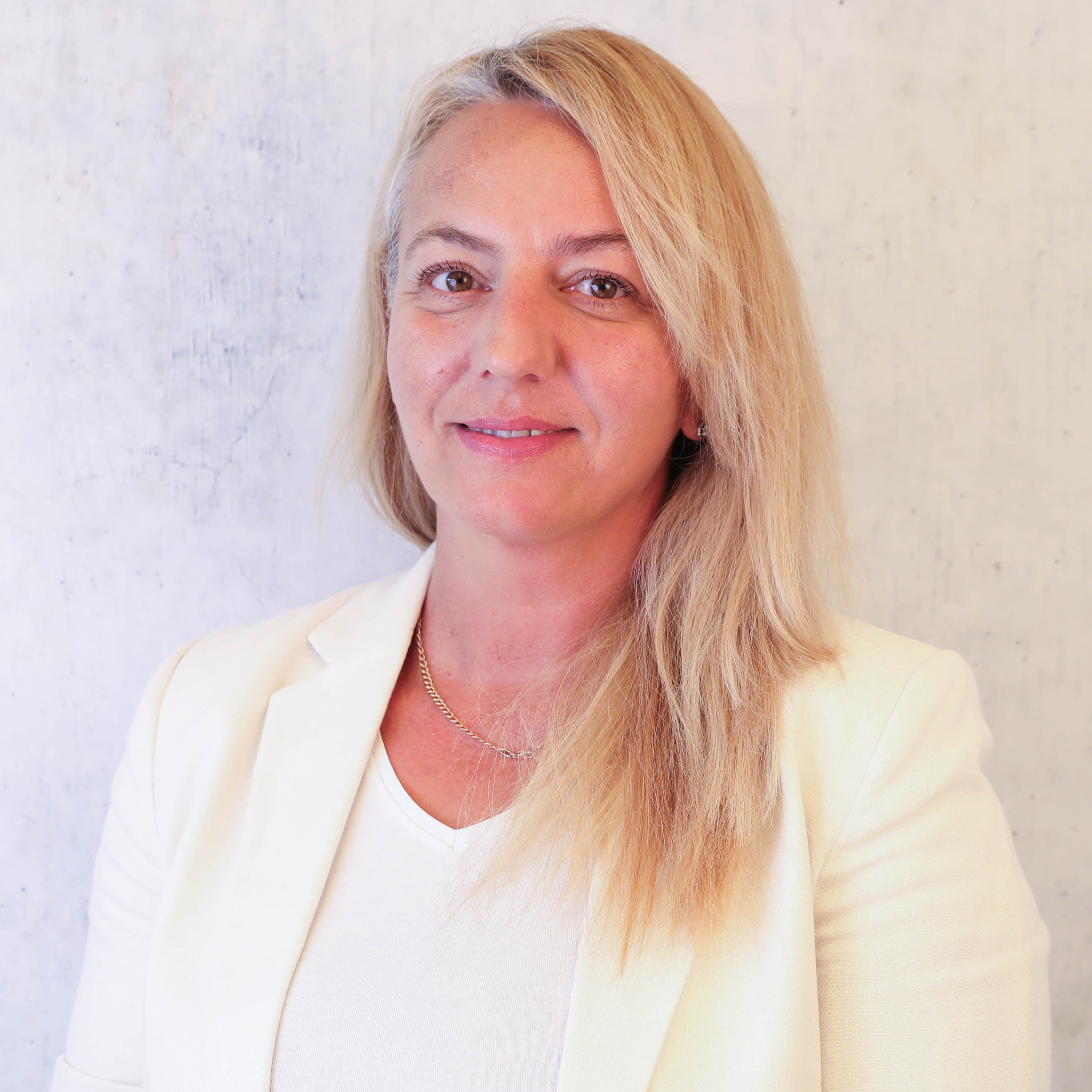 Portrait von Katica Vazgec, Mitarbeiterin im Getränkeservice bei GARHAMMER