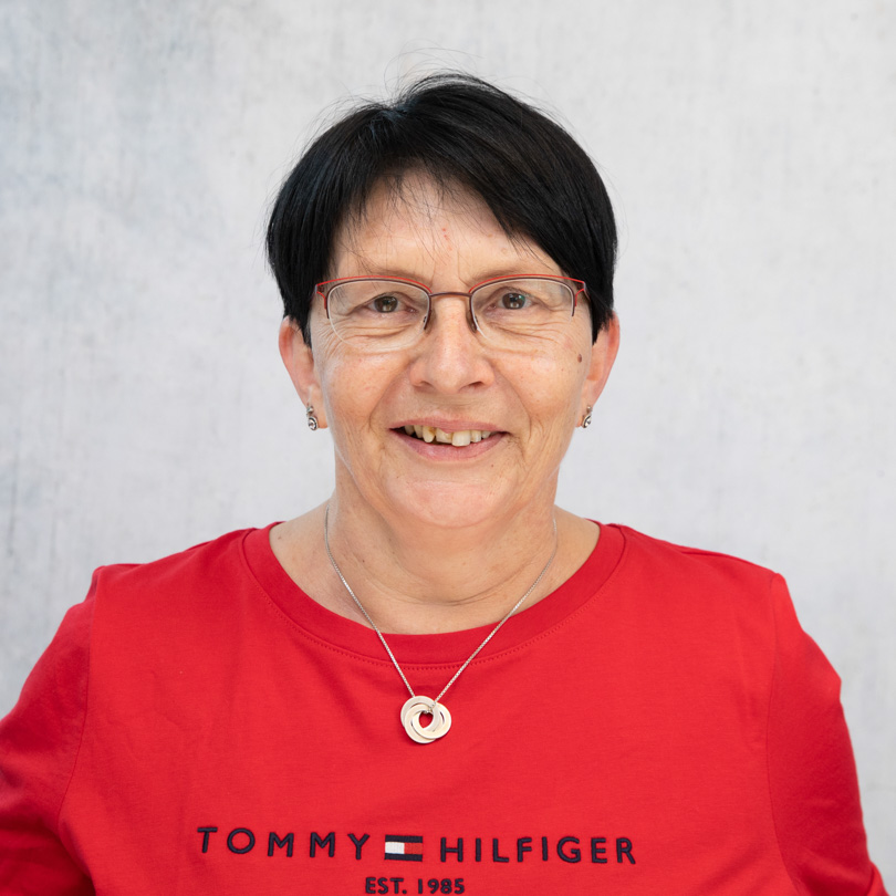Portrait von Alexandra Moosbauer, Mitarbeiterin Verwaltung bei GARHAMMER