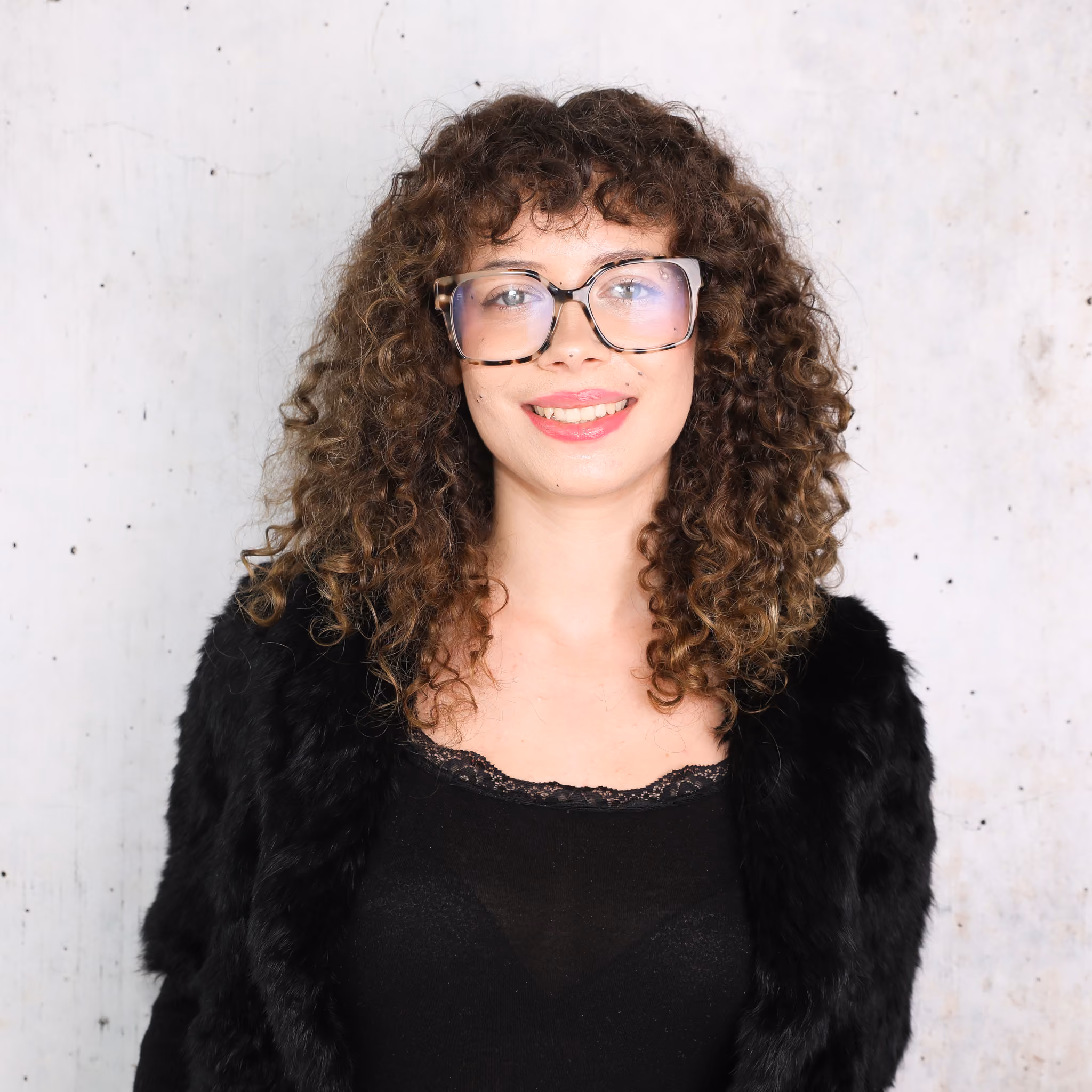 Portrait von Anastasija Vukmirovic, Ausbildung zur Änderungsschneiderin bei GARHAMMER