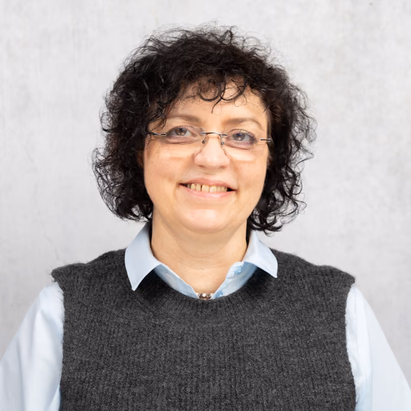Portrait von Elena Ilinser, Mitarbeiterin am Packtisch bei GARHAMMER