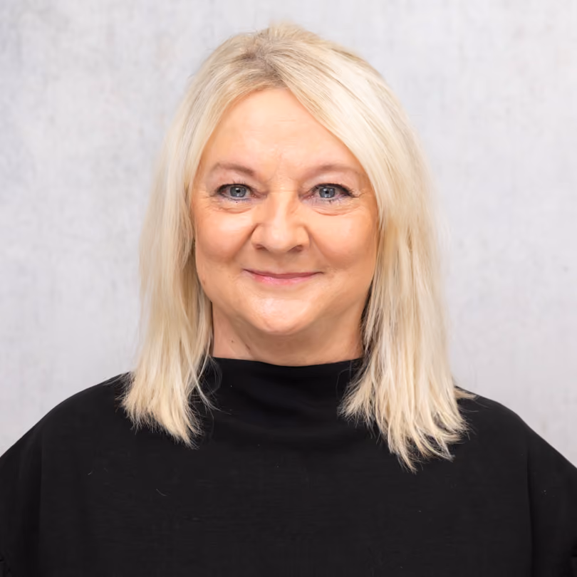 Portrait von Brigitte Bloechl-Draxinger, Mitarbeiterin am Packtisch bei GARHAMMER