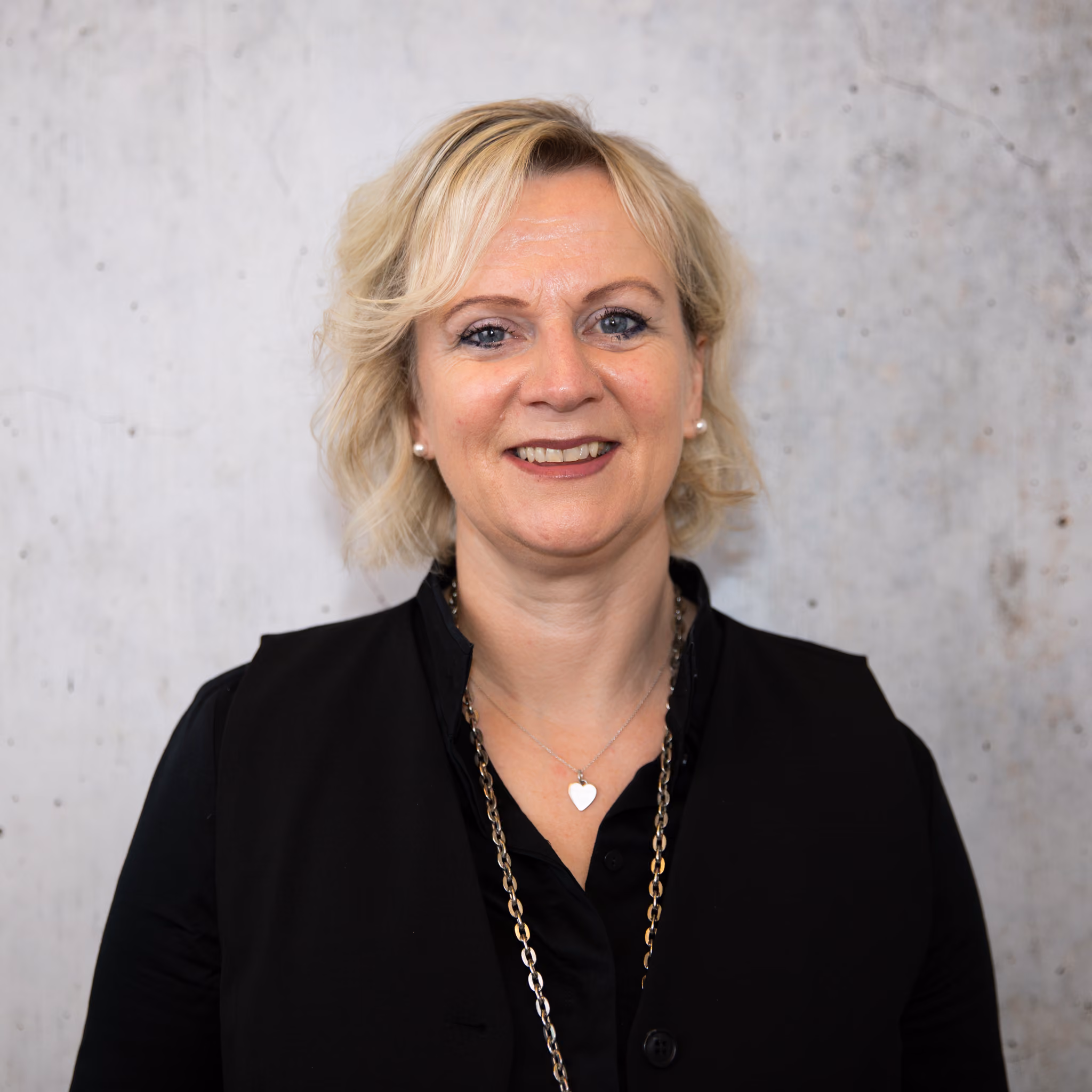 Portrait von Nicole Müller, Leitung Kasse/Packtisch bei GARHAMMER