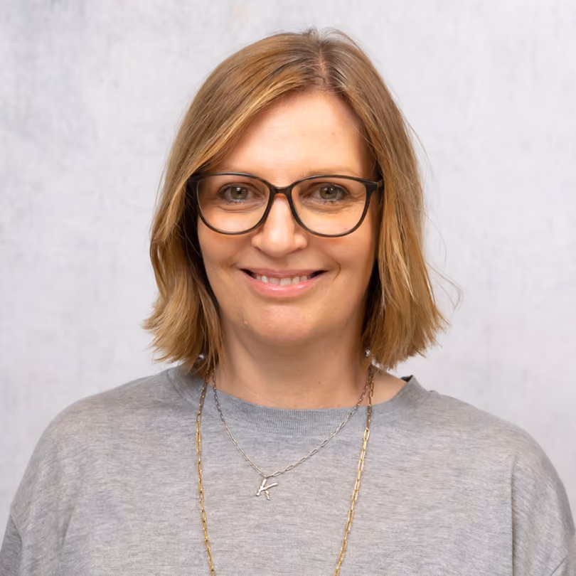 Portrait von Karin Nöbauer, Mitarbeiterin Kasse bei GARHAMMER