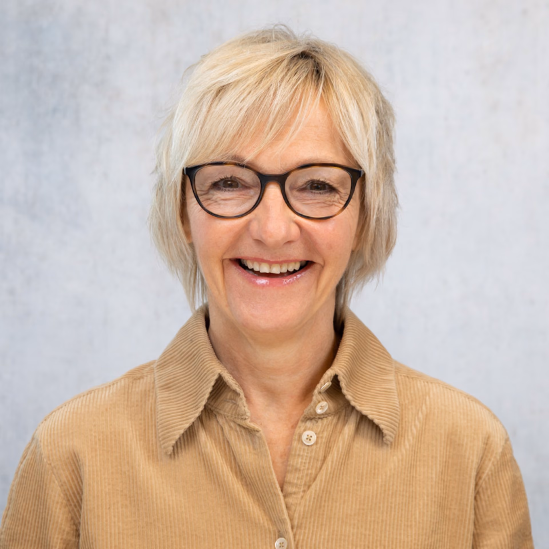 Portrait von Manuela Koran, Modeberaterin Schuhe bei GARHAMMER